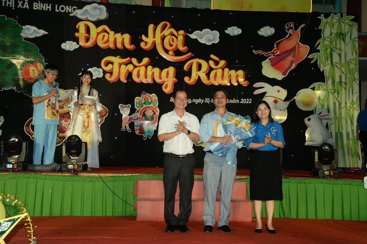 Nhân Kiệt đồng hành cùng "Đêm hội Trăng rằm" - Thị xã Bình Long, Bình Phước
