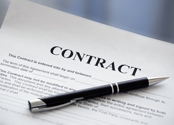Người lao động có được phép ký hợp đồng lao động cùng lúc hai công ty? Làm việc cùng lúc hai công ty thì đóng bảo hiểm xã hội thế nào?